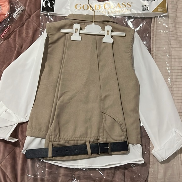 Complete Your Formal Look with the 5-Piece Classic Costume Set. - Picture 2 of 5